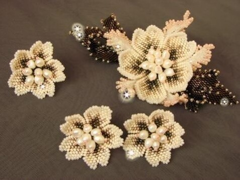 ​Цветы из бисера