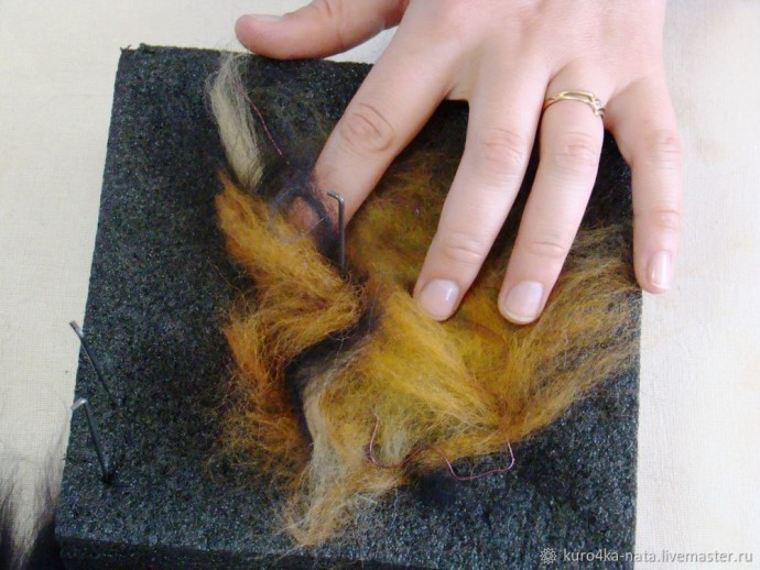 ​Валяем брошь "Два желудя для белочки": часть 1