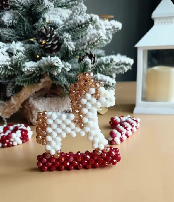 ​Новогодняя лошадка-подвеска