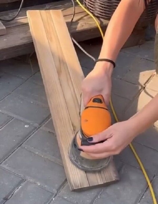 Оригинальная полка для вина