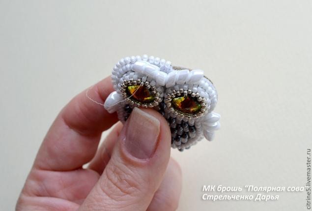 ​Вышиваем полярную сову в виде броши: часть 3