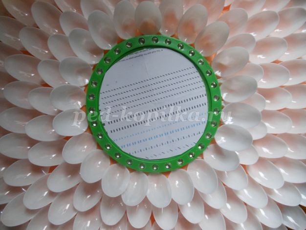 Декорирование зеркала своими руками: часть 2