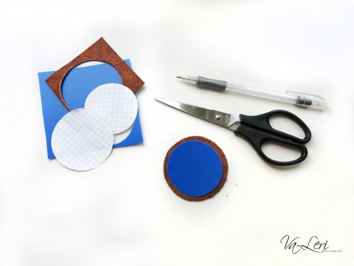 ​Изготавливаем кожаный брелок с объемным четырехлистником на удачу: часть 1