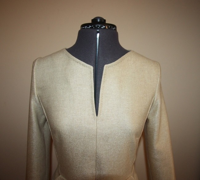 Обработка обтачкой горловины с разрезом в шве