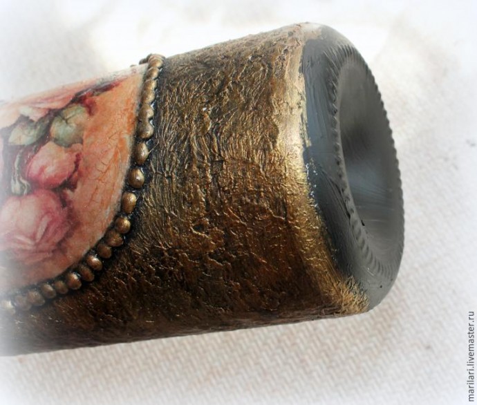 Декорируем стеклянную бутылку в технике декупажа