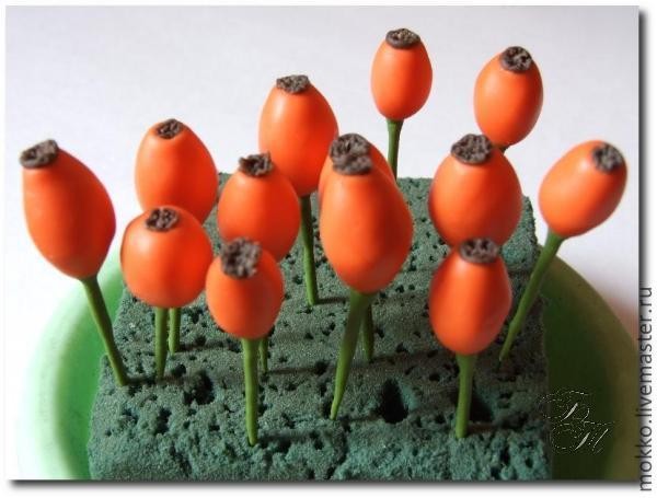 ​Лепим шиповник из полимерной глины: часть 2