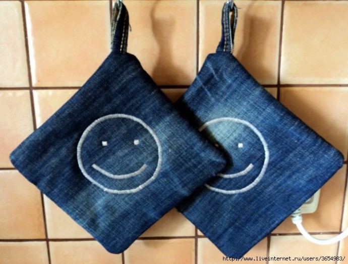 Что сделать из старых джинсов: прихватки для горячего