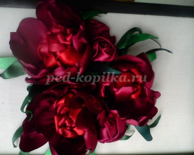 ​Пионы из атласных лент: часть 1