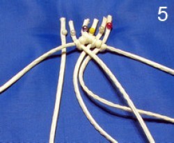 ​Ажурный поясок с кистями и бусинками в технике макраме: часть 1