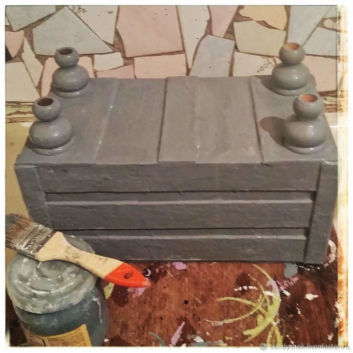 ​Ящик со львом в технике папье-маше: часть 3