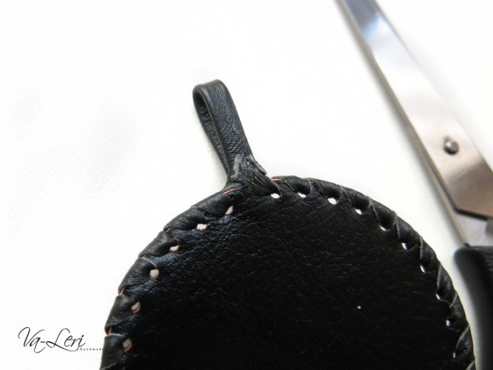 ​Изготавливаем кожаный брелок с объемным четырехлистником на удачу: часть 4