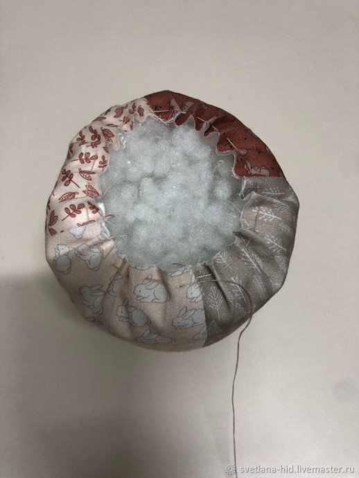 Лоскутная игольница в виде тыквы