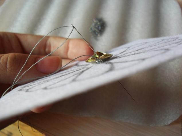 ​Мастер-класс по созданию вышитой бисером броши "Нео-цветок": часть 1