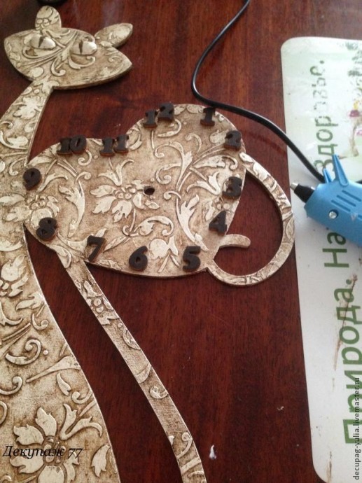 ​Создание настенных часов "Кошка-хамелеон": часть 3