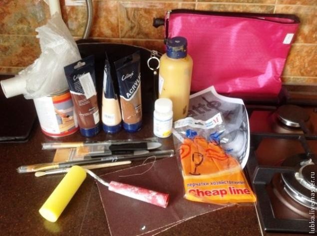 Декор вытяжки в бежевых тонах