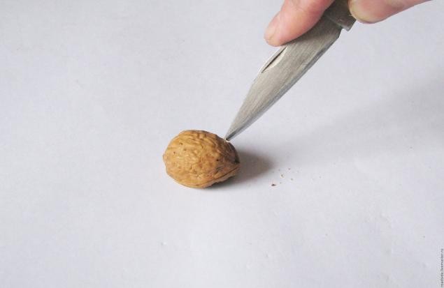 ​Игольница из грецкого ореха