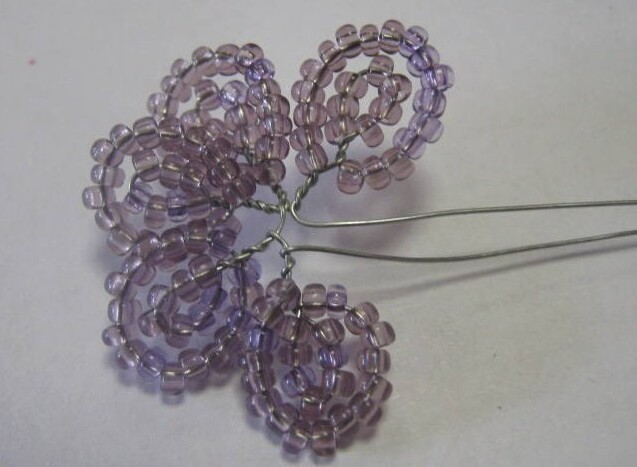 ​Фантазийные цветы из бисера