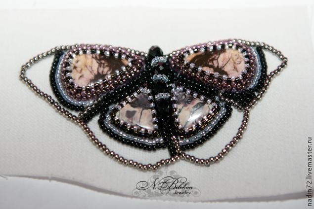 ​Вышивка бисером "Брошь-бабочка экзотическая": мастер-класс, часть 3