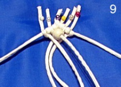 ​Ажурный поясок с кистями и бусинками в технике макраме: часть 1