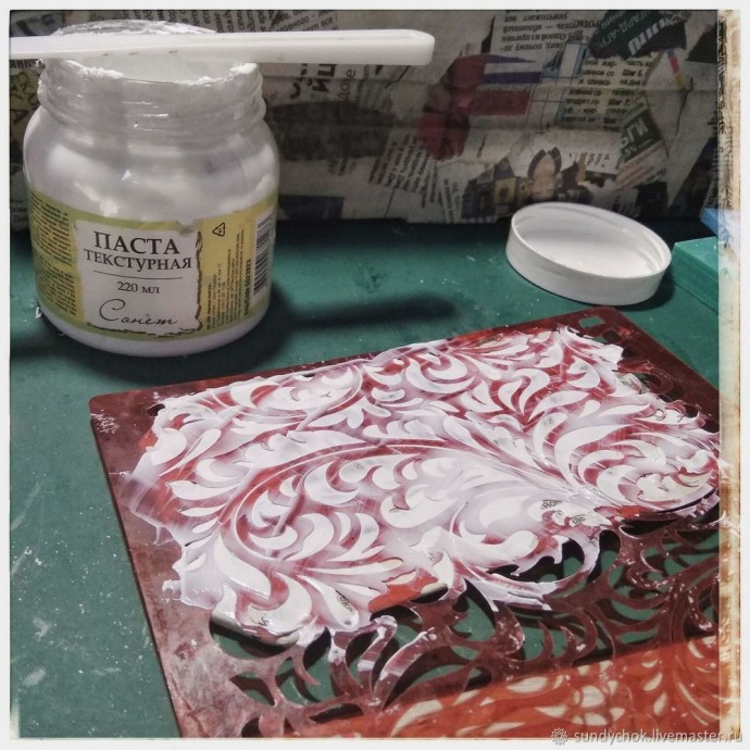 ​Ящик со львом в технике папье-маше: часть 3