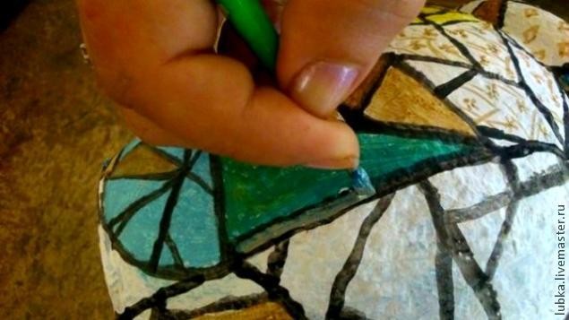 Роспись в стиле Гауди: декор паркового фонтанчика