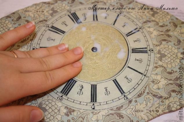 Часы в технике классического декупажа: часть 2