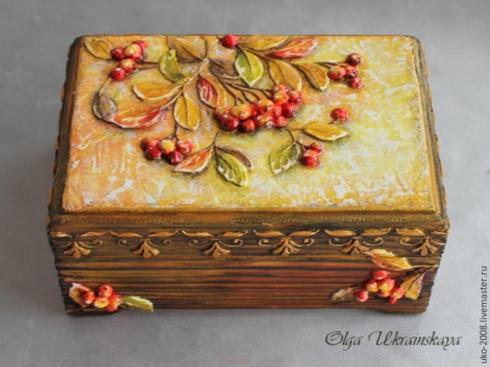 Шкатулка с рябиной в объемной технике