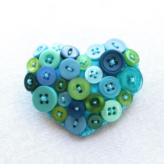 ​Броши из пуговиц