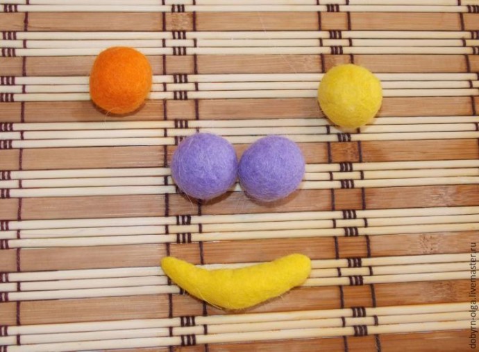 Позитивный пёс Шарик, выполненный в технике сухого и мокрого валяния: часть 2