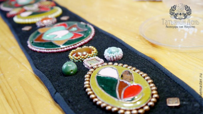 Создаем пояс с бисерной вышивкой: часть 3