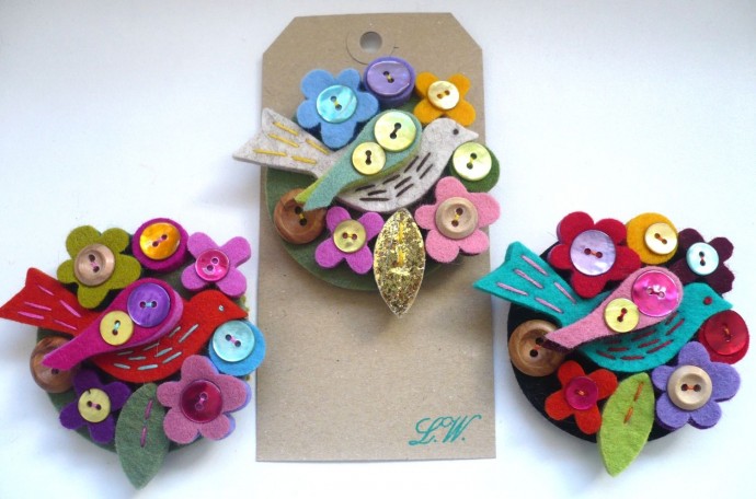 ​Броши из пуговиц