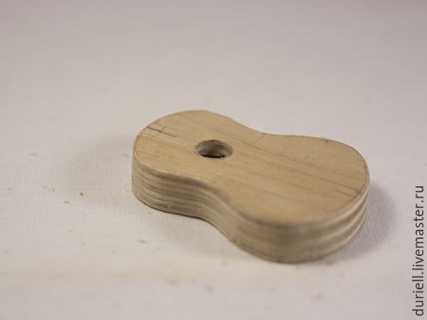 Мастерим миниатюрную гитару "Ретро" для куклы: часть 2