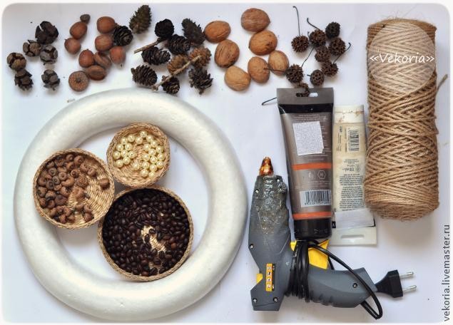 Венок, который отлично впишется осенний и новогодний интерьер Венок, который отлично впишется осенний и новогодний интерьер