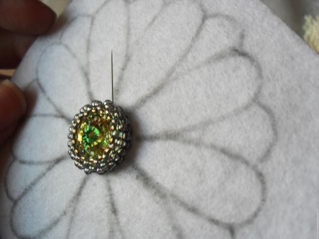 Мастер-класс по созданию вышитой бисером броши "Нео-цветок": часть 3