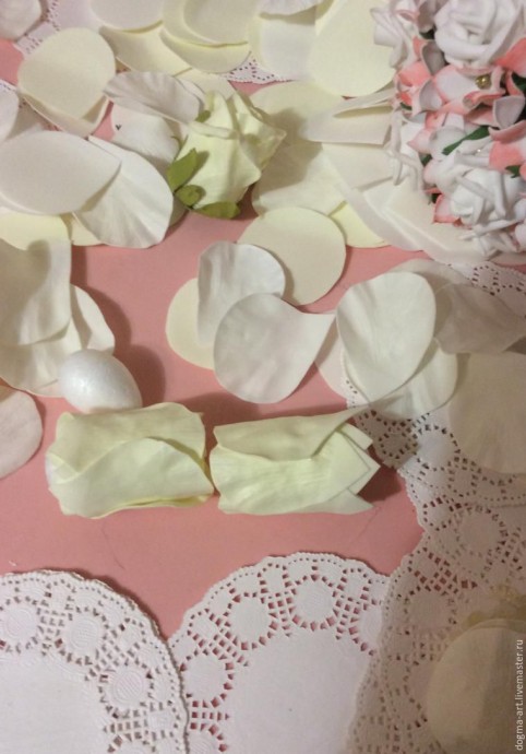 Создаем закрытые розы из фоамирана для свадебного букета: часть 1