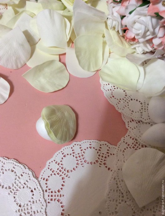 Создаем закрытые розы из фоамирана для свадебного букета: часть 1