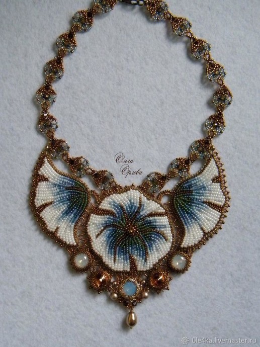 Вышиваем бисером колье "Голубые цветы": часть 3