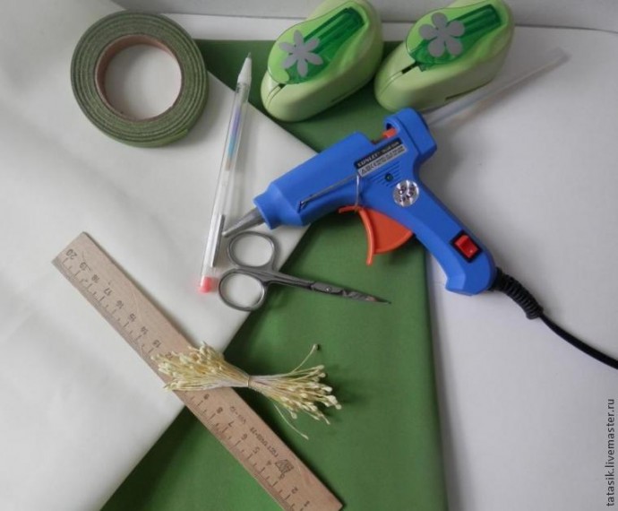 Создаем миниатюрные цветы из фоамирана: часть 1 Создаем миниатюрные цветы из фоамирана: часть 1