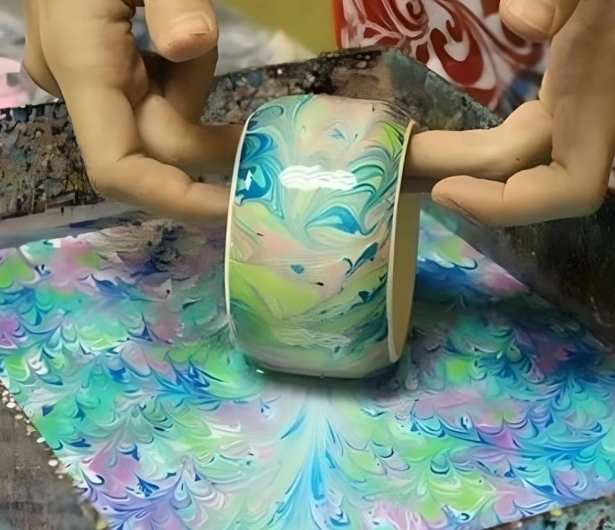 ​Марморирование бумаги и предметов