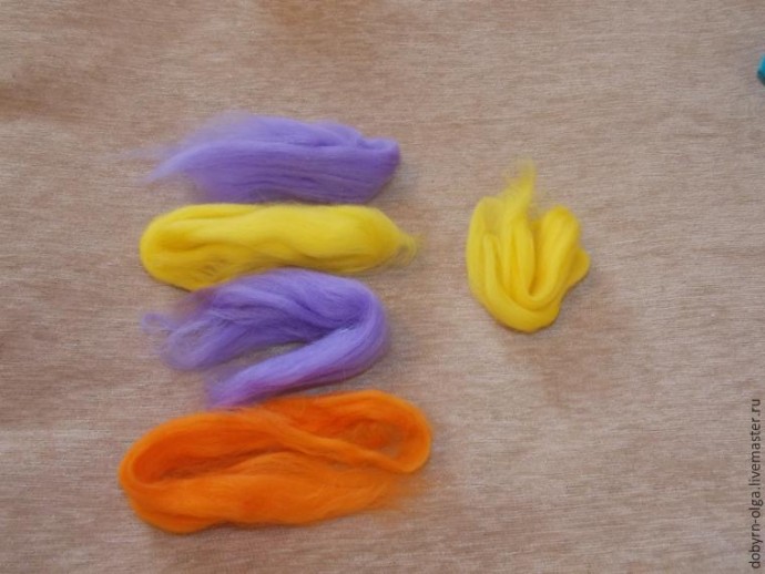 Позитивный пёс Шарик, выполненный в технике сухого и мокрого валяния: часть 2