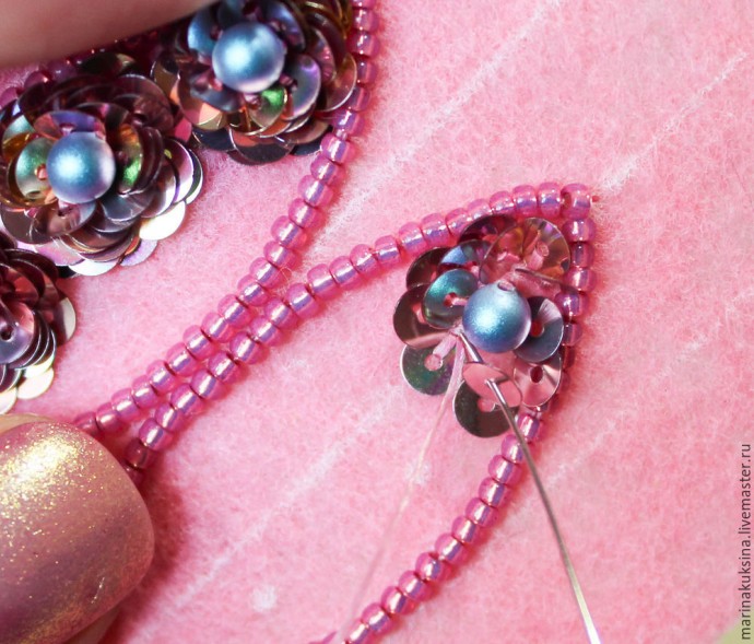 Создаем брошь жучка "Цветочник": часть 2