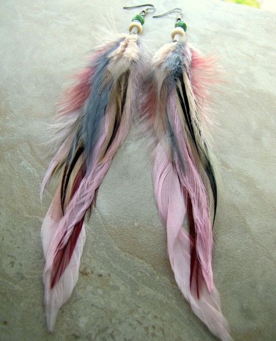Серьги из перьев