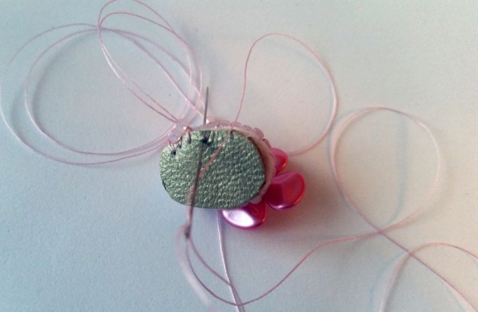 Серьги с шелковыми кистями и кристаллами Сваровски