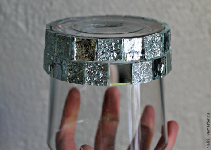 ​Декорируем стеклянные подсвечники мозаикой: часть 2
