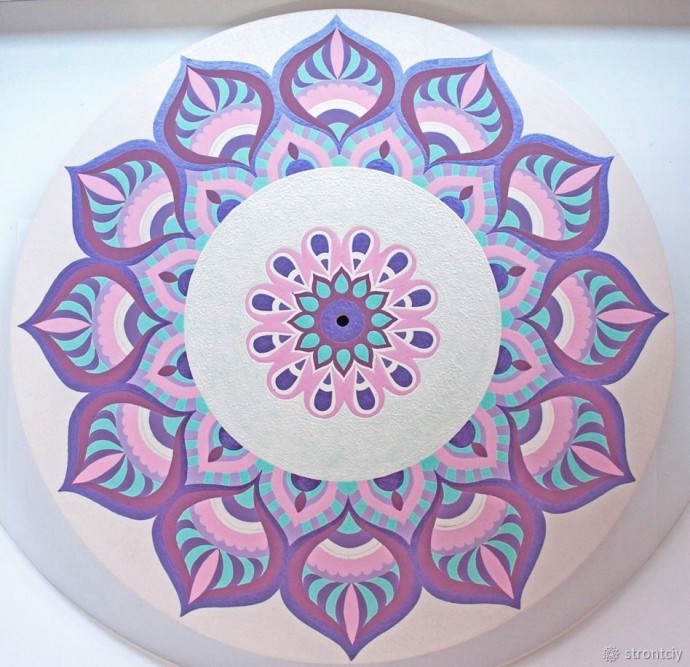 ​Расписываем интерьерные часы в смешанной технике: часть 4