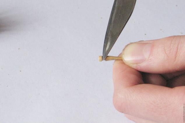 ​Игольница из грецкого ореха