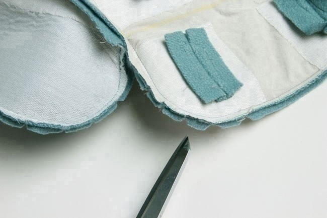 Один из способов притачивания воротника в жакетах или в пальто