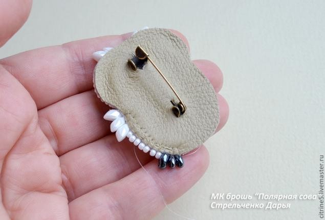 ​Вышиваем полярную сову в виде броши: часть 3