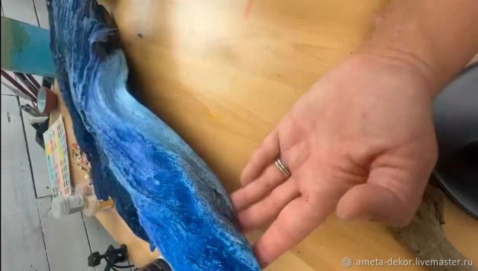 Морская статуэтка из дерева