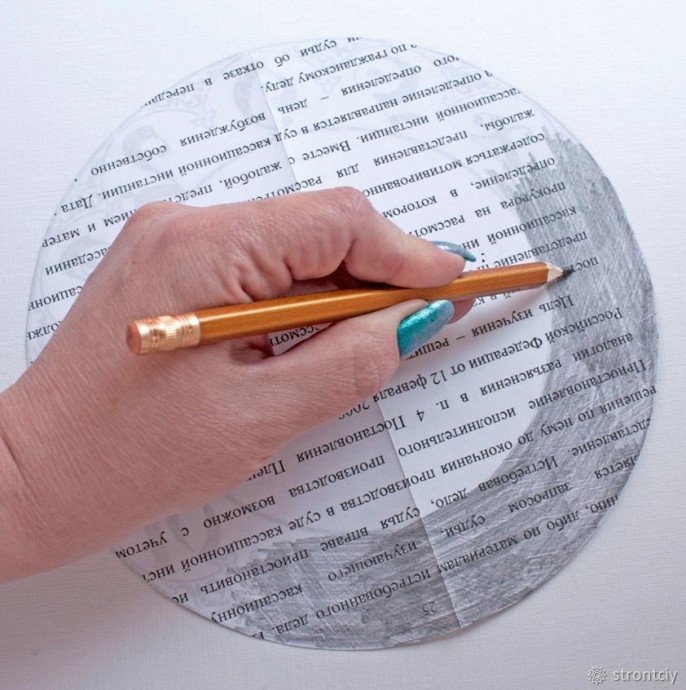 ​Расписываем интерьерные часы в смешанной технике: часть 6